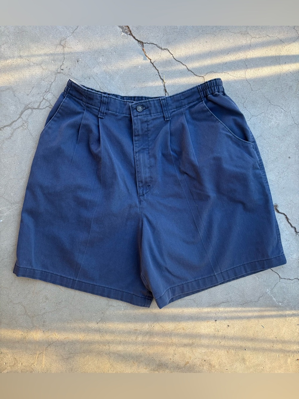 Lee Navy Blue Pleated Stretch Chino Shorts 18 M High Rise Elastic Waist Comfort
